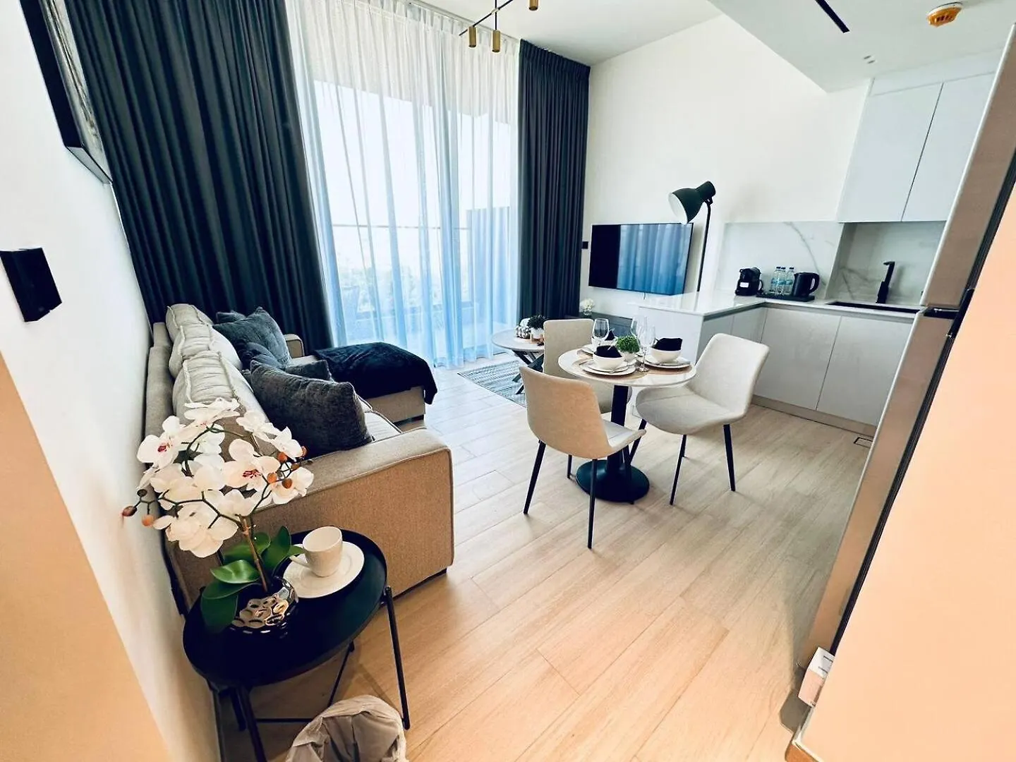 Fully Furnished Cozy 1Br In Jvc With Balcony Apartment Dubai United Arab Emirates