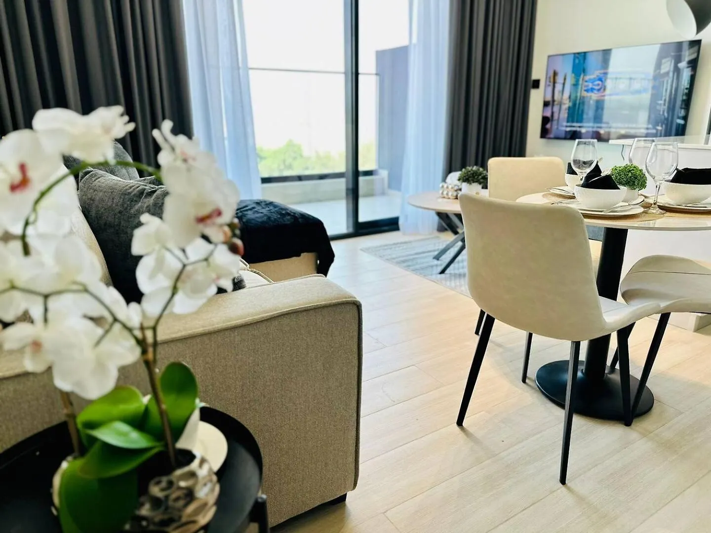 Fully Furnished Cozy 1Br In Jvc With Balcony Apartment Dubai