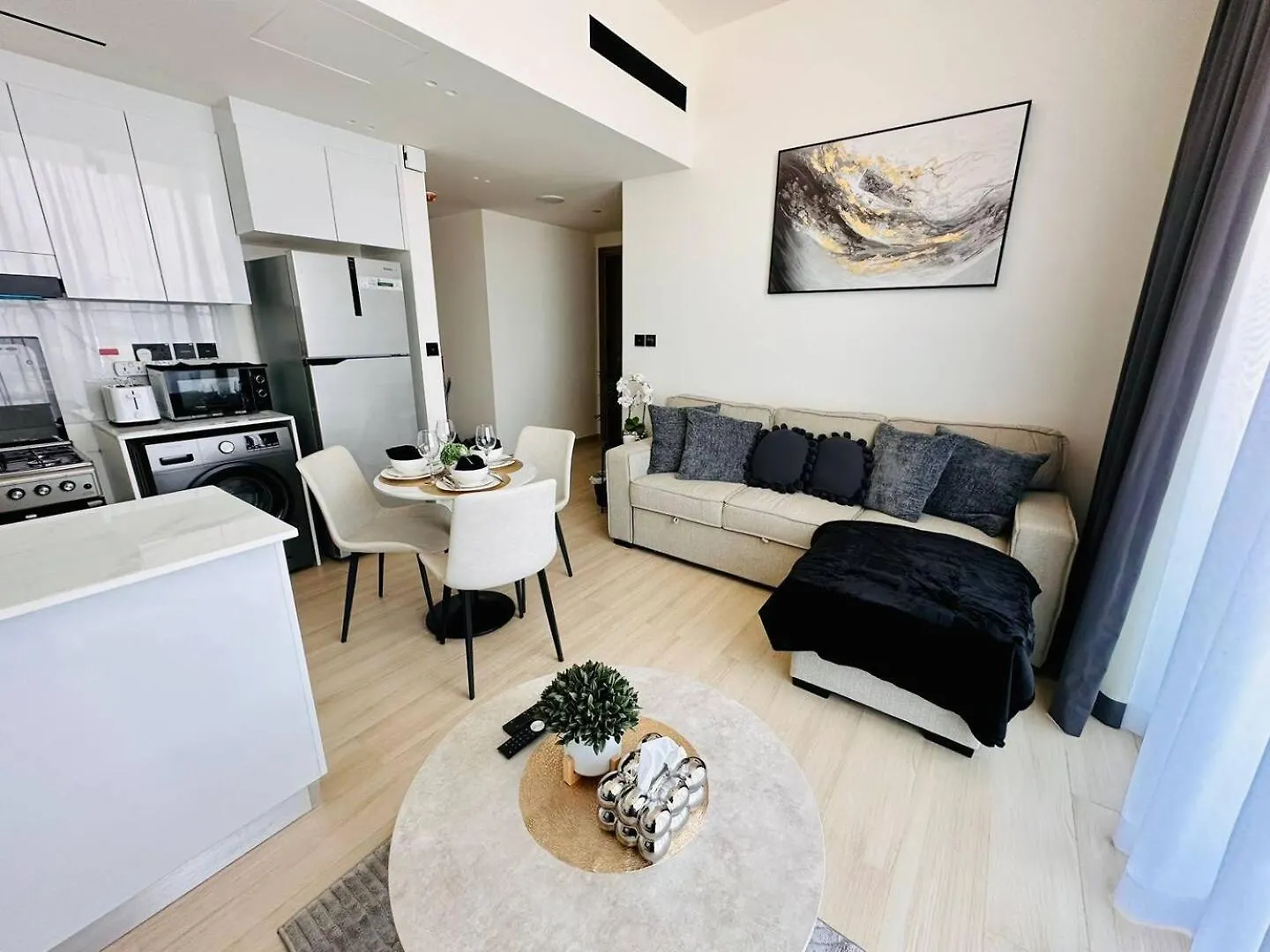 Fully Furnished Cozy 1Br In Jvc With Balcony Apartment Dubai